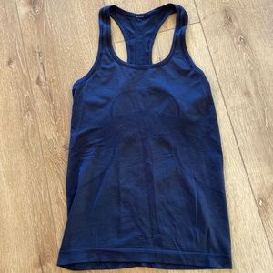 Lululemon navy blue swiftly tank size 6